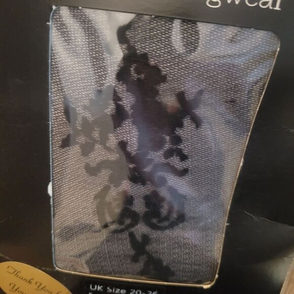 Pamela Mann Designer Legwear - Picture 7 of 8